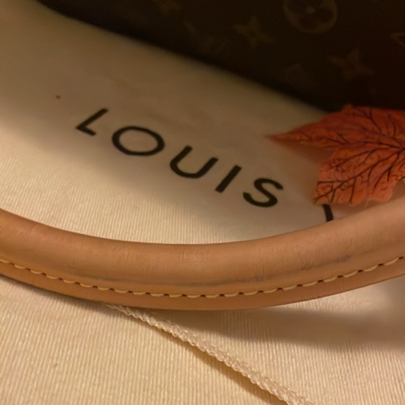 Beautiful ***Authentic ****Louis Vuitton Bag . Posh will authenticate *** - Picture 5 of 10
